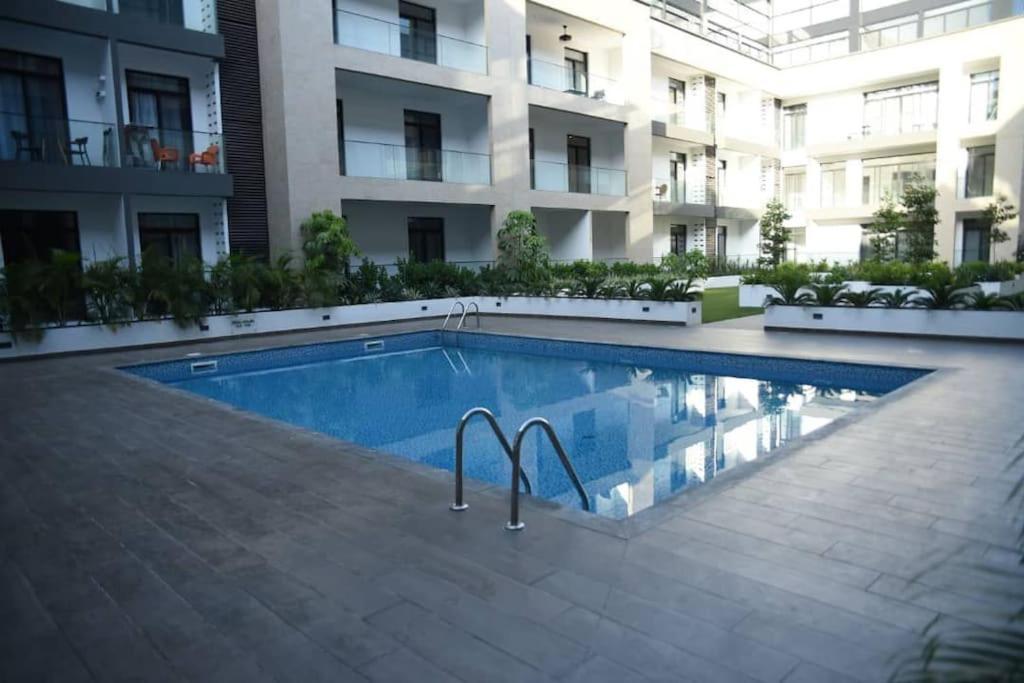 Pool View Apartment @Embassy Gardens Akra Dış mekan fotoğraf